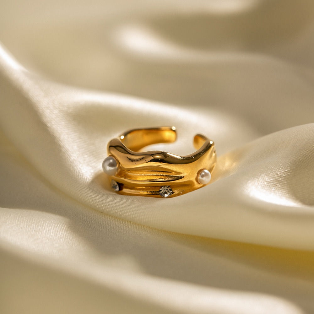 Kaze Pearl and Diamond Textured Open Ring | 18K Gold Luxury High-End Ring