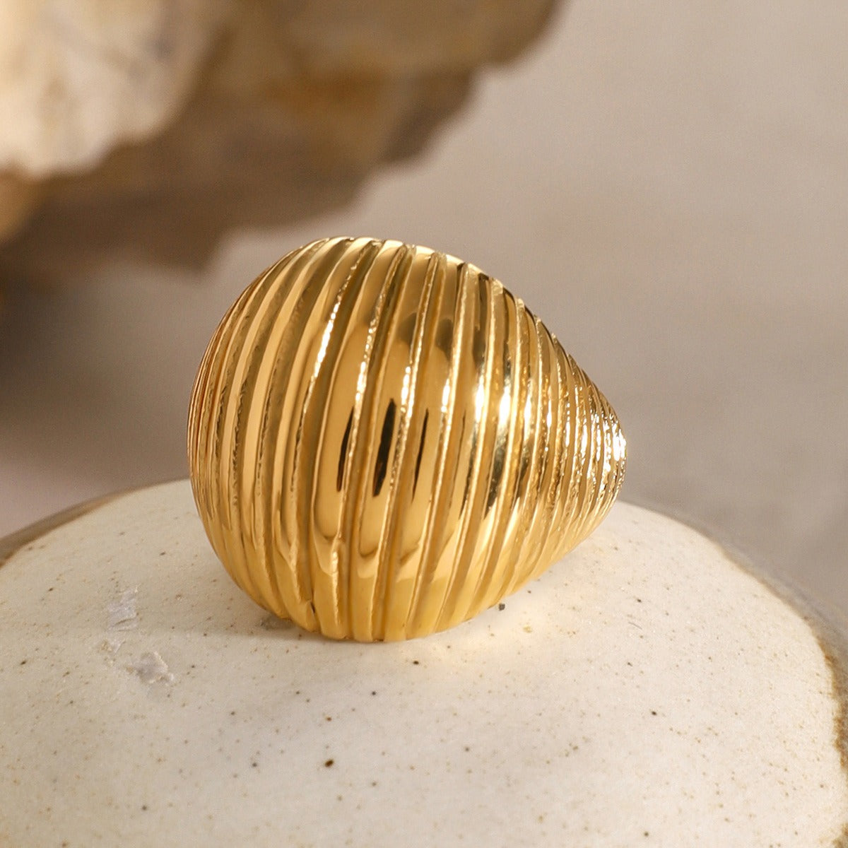 Kaze Hip-Hop Geometric Gemstone Thread Ring | 18K Gold Inlaid Statement Ring in 2 Styles