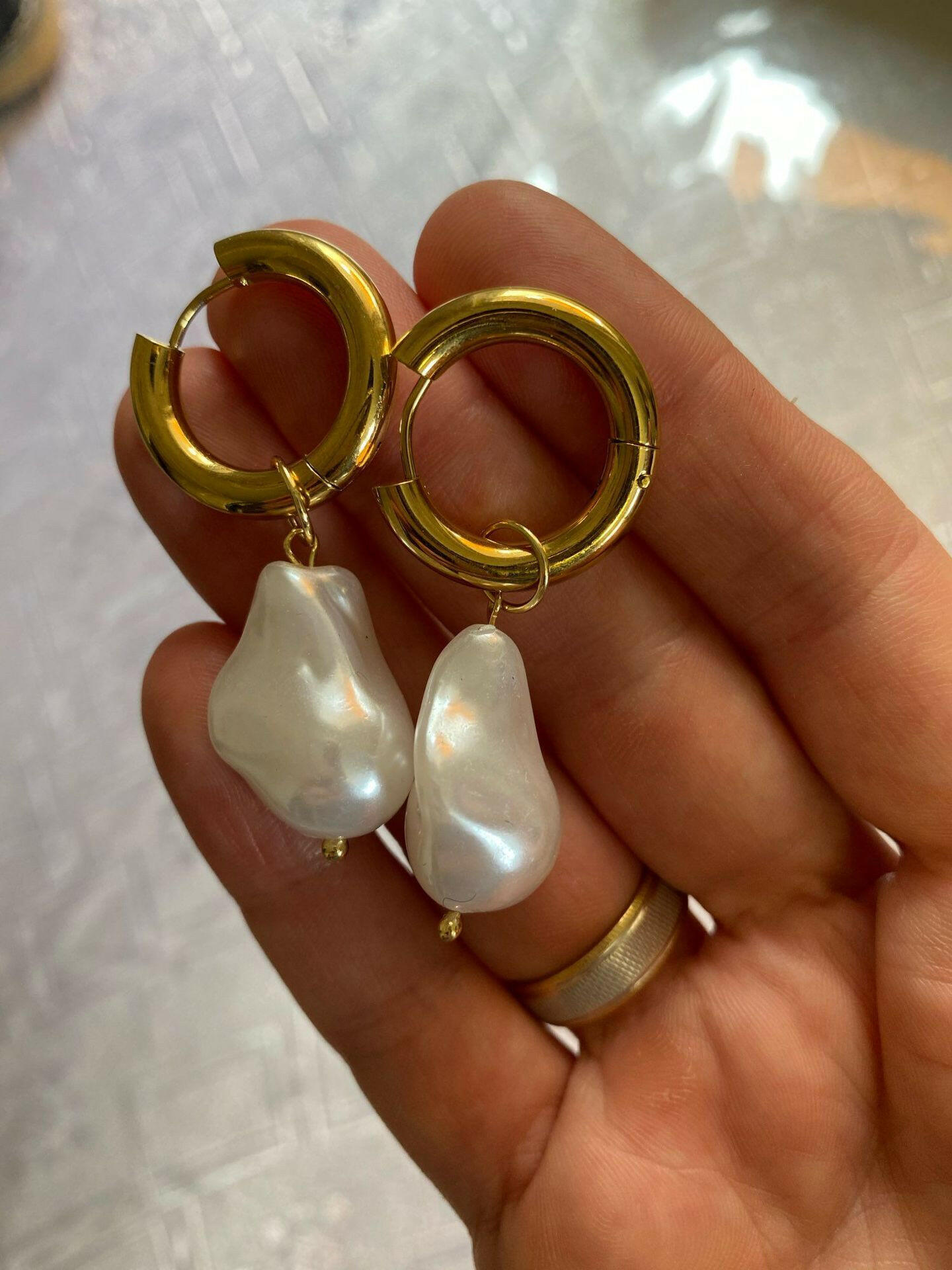 Kaze Irregular Gold Pearl Earrings | Asymmetric Gold &amp; Freshwater Pearl Earrings