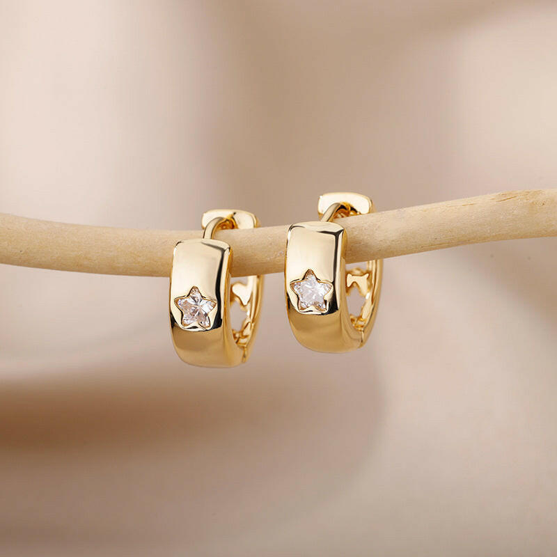 Kaze C-Shaped Heart Clip-On Ear Cuff Earrings | Non-Pierced Heart Ear Cuff in Gold &amp; Platinum Style 09