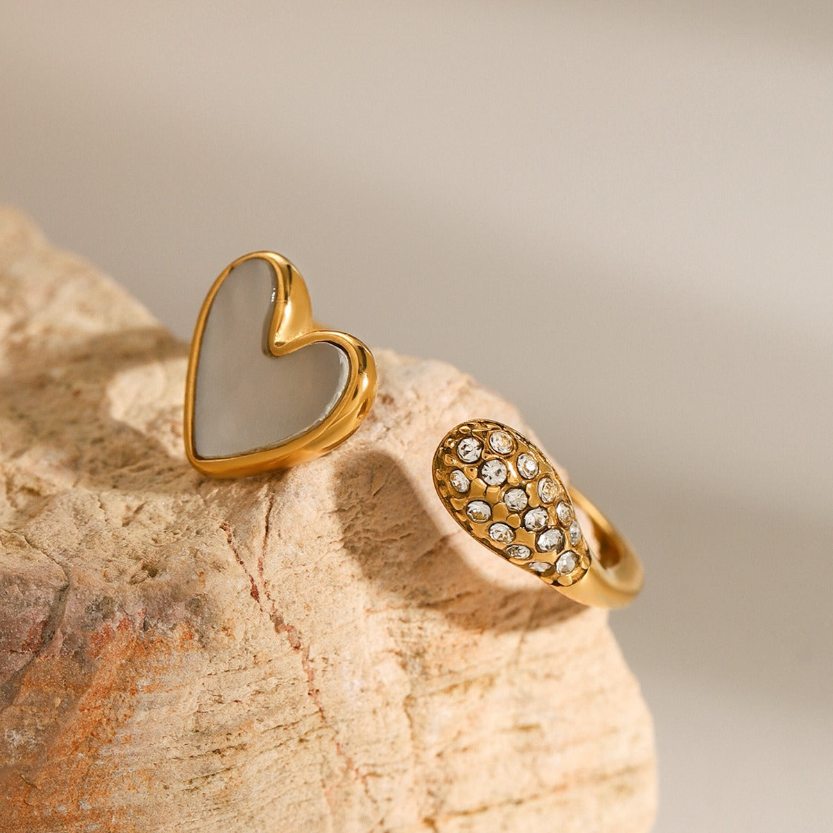 Kaze Heart Gemstone Luxury Ring | 18K Gold Heart-Shaped Ring for Women
