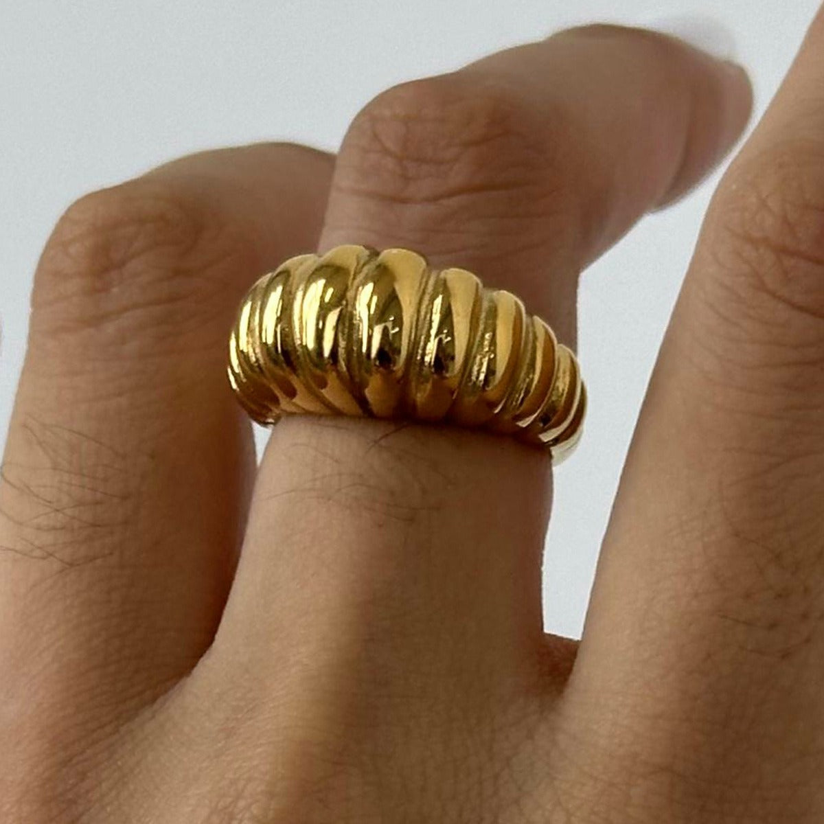 Kaze Croissant-Shaped Textured Personality Ring | 18K Gold Unique Fashion Ring