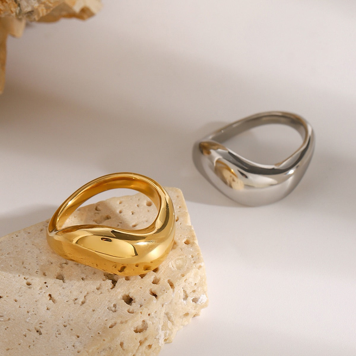 Kaze Geometric Minimalist Fashion Ring | 18K Gold Ring in Gold &amp; Silver — 6 Variants