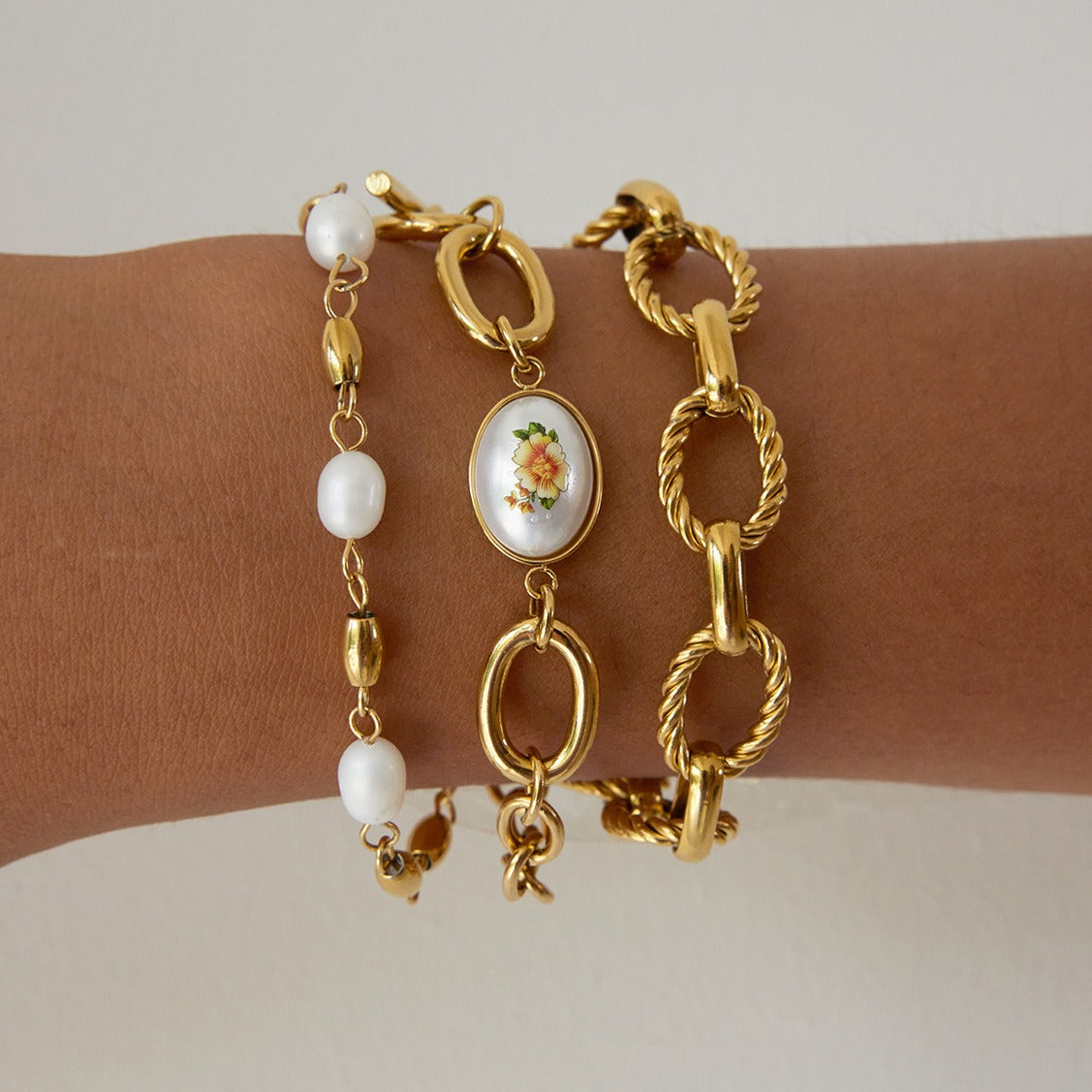 Kaze Pearl &amp; Titanium Bracelet | 18K Gold-Plated Freshwater Pearl Bracelet