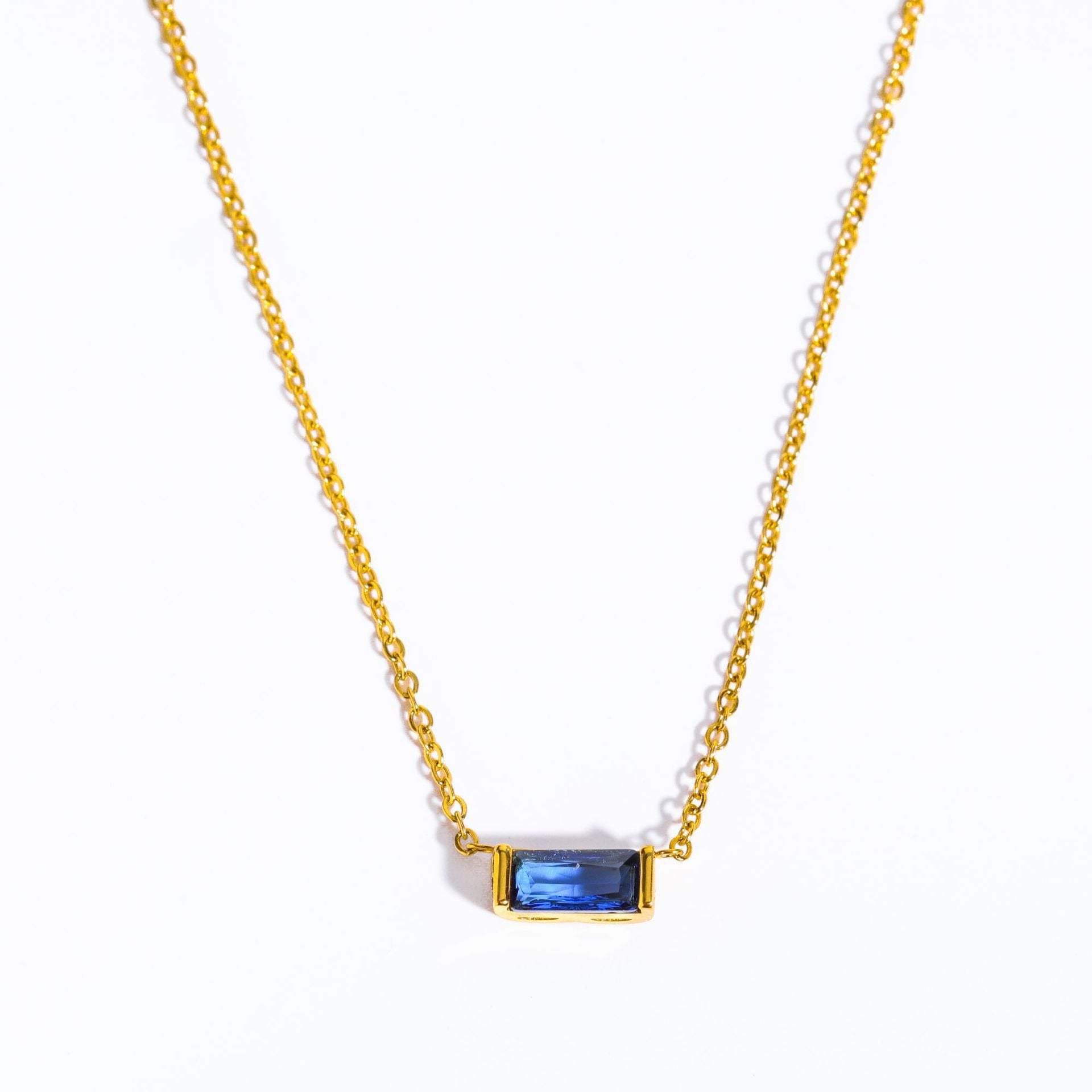 Kaze 18K Gold Vintage Pearl and Birthstone Bracelet | Sailor Clasp Luxury Bracelet