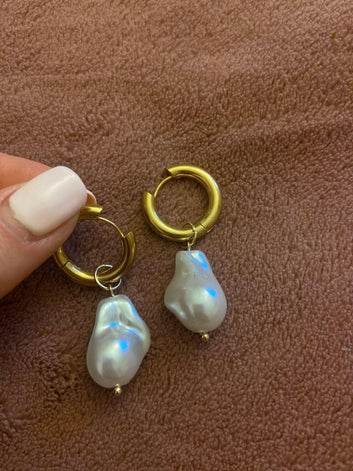 Kaze Irregular Gold Pearl Earrings | Asymmetric Gold &amp; Freshwater Pearl Earrings