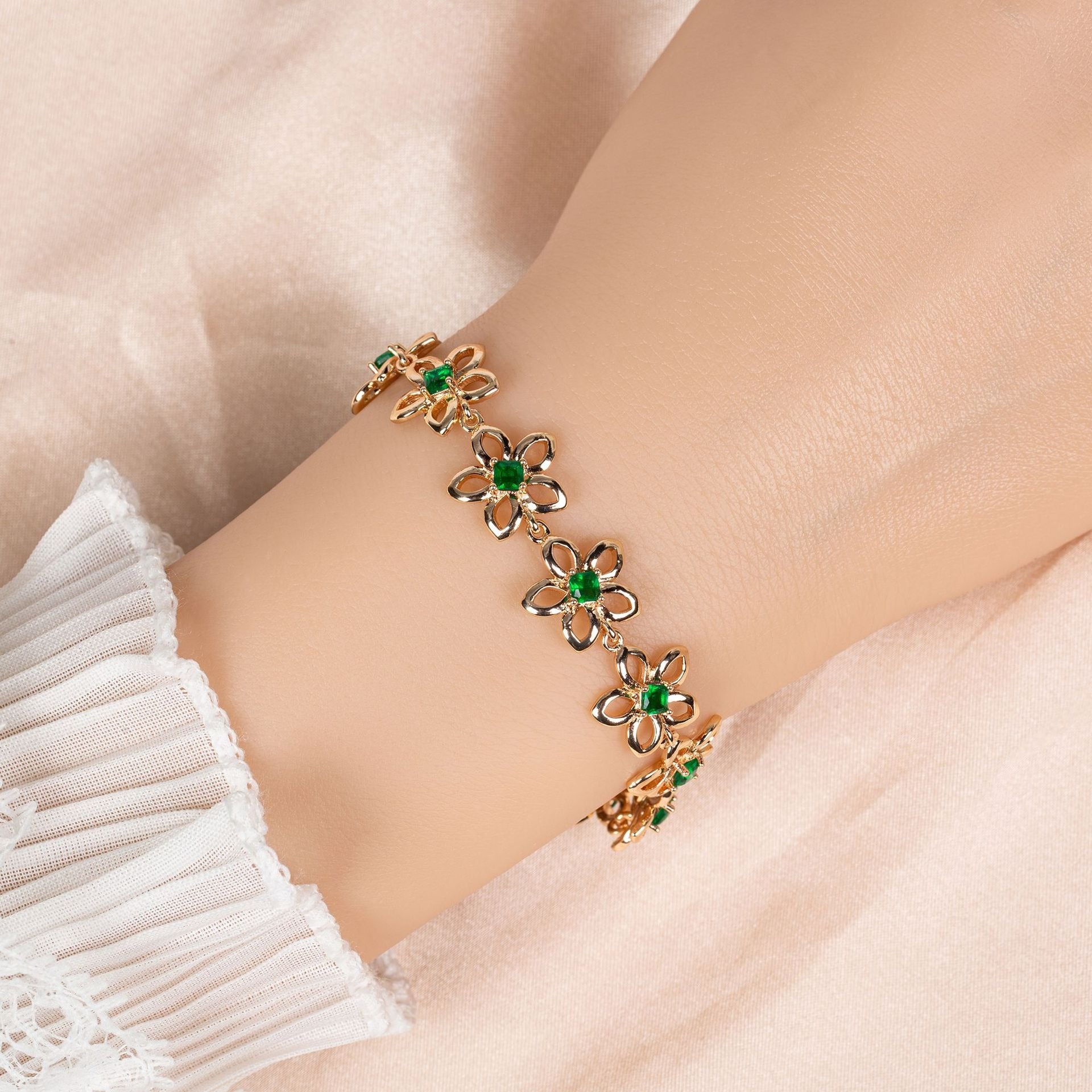 Kaze Five-Petal Clover Bracelet | S925 Silver Cubic Zirconia Lucky Bracelet Gold base with ancestral green