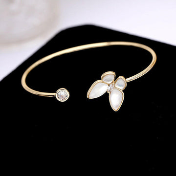Kaze Butterfly Mother-of-Pearl Gold Bracelet | Gold-Plated Copper Pearl Bracelet for Women