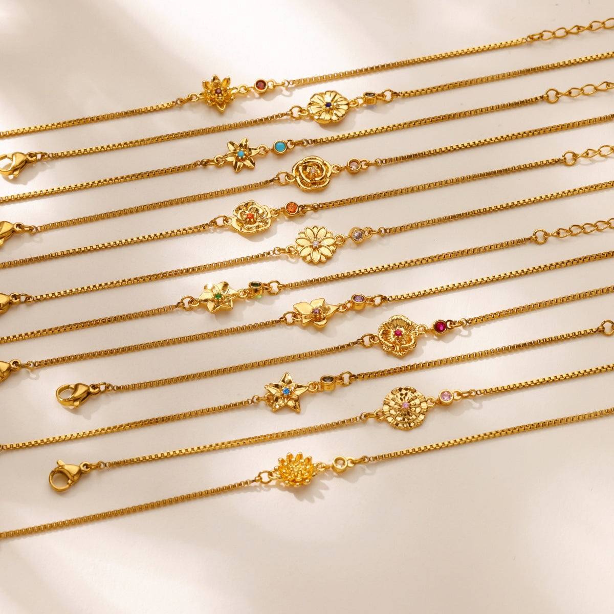 Kaze 18K Gold Birth Month Flower Bracelet | Personalised Floral Bracelet in All 12 Months