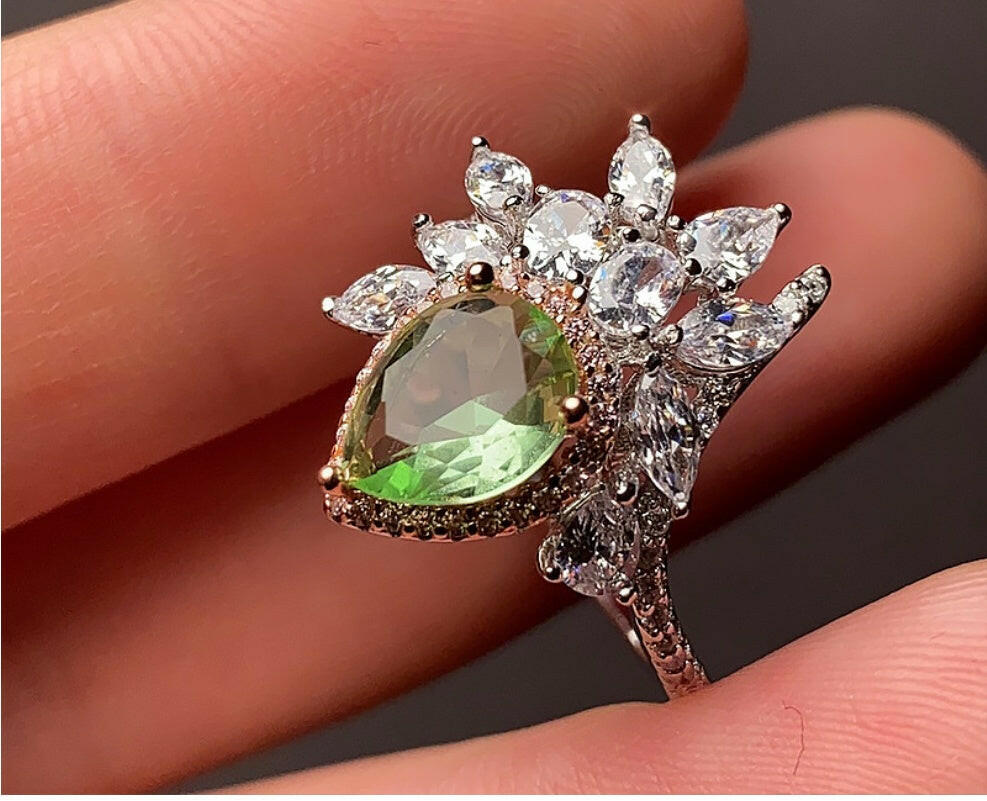 Kaze Leaf Ring | Sterling Silver Ring with Green Gemstone