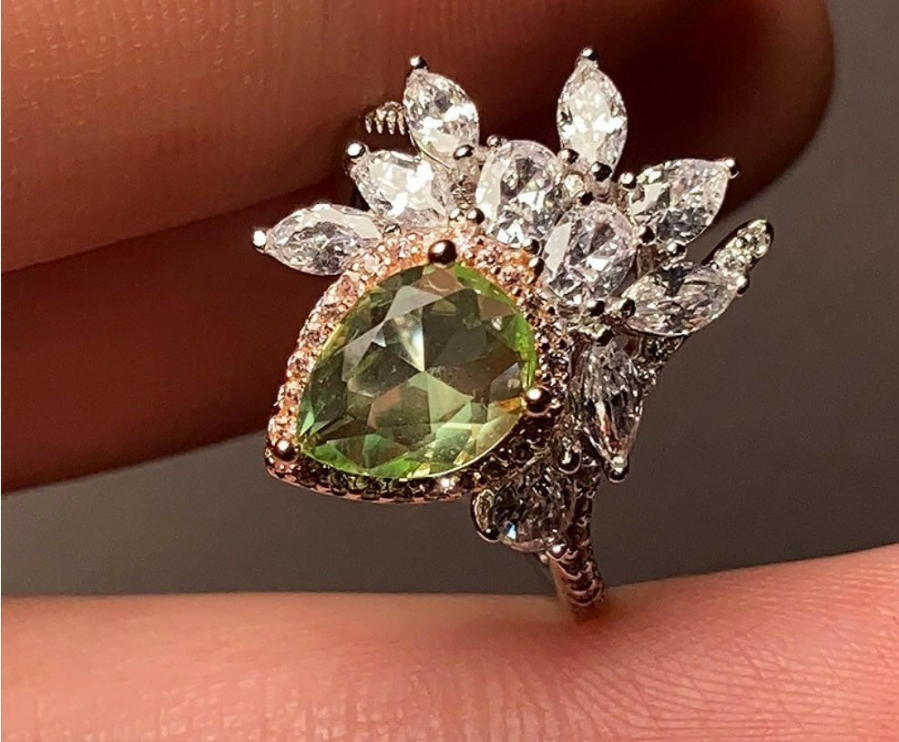 Kaze Leaf Ring | Sterling Silver Ring with Green Gemstone