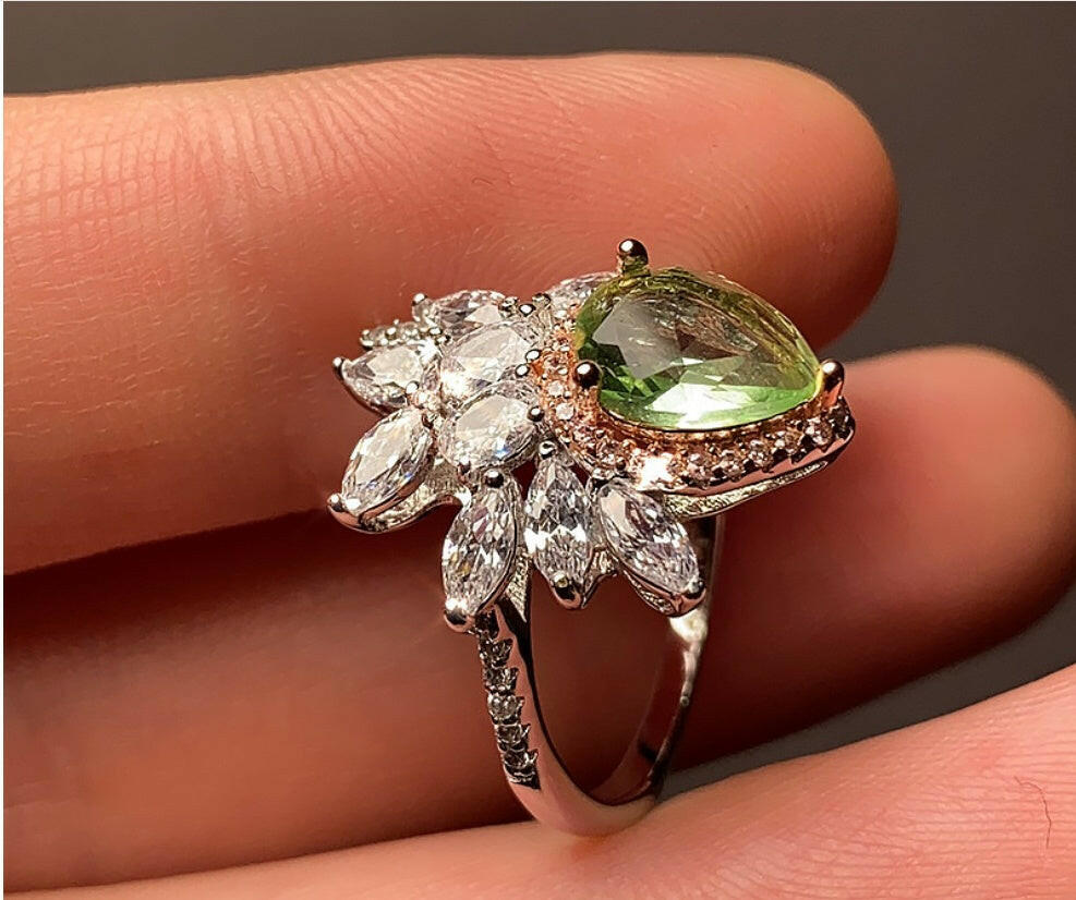 Kaze Leaf Ring | Sterling Silver Ring with Green Gemstone
