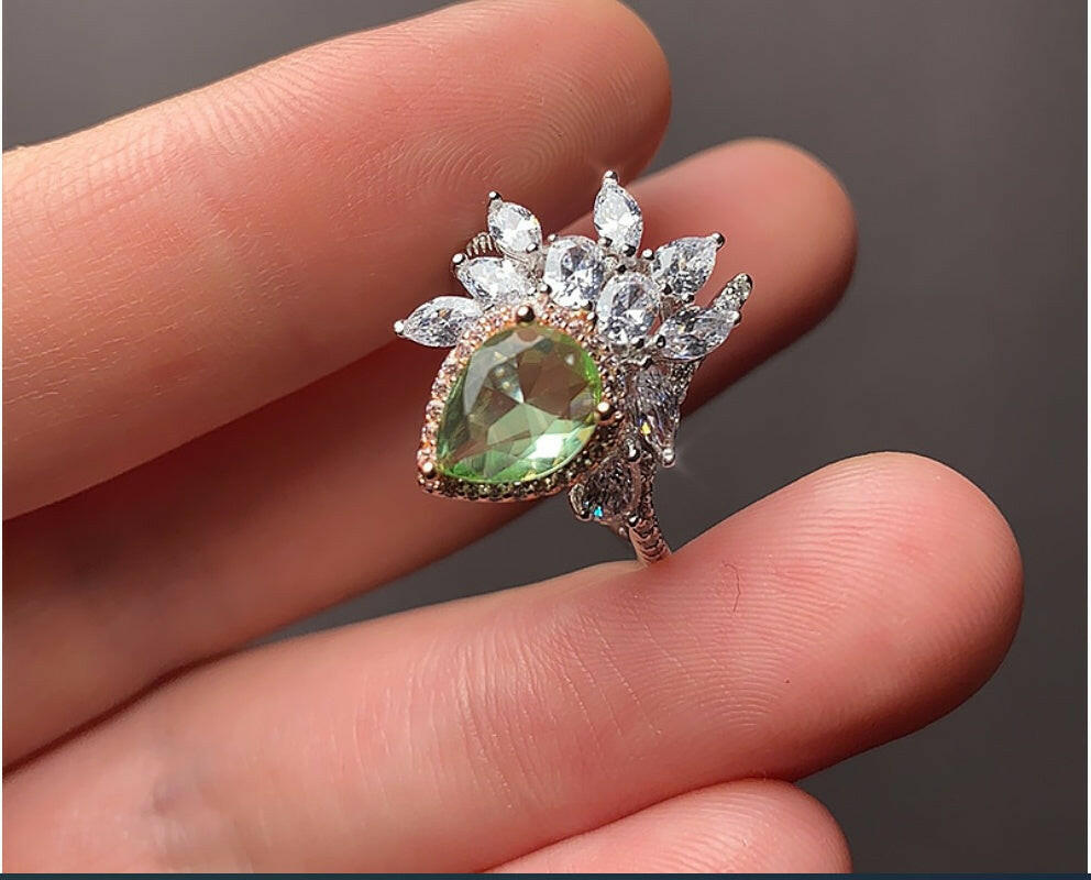 Kaze Leaf Ring | Sterling Silver Ring with Green Gemstone