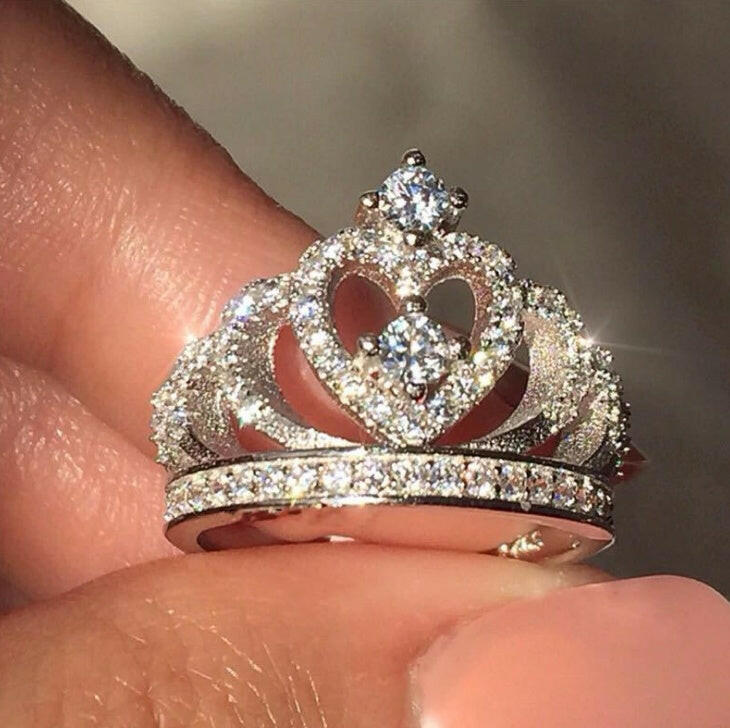 Kaze Royal Crest Ring | Geometric Platinum-Tone Luxury Ring for Women